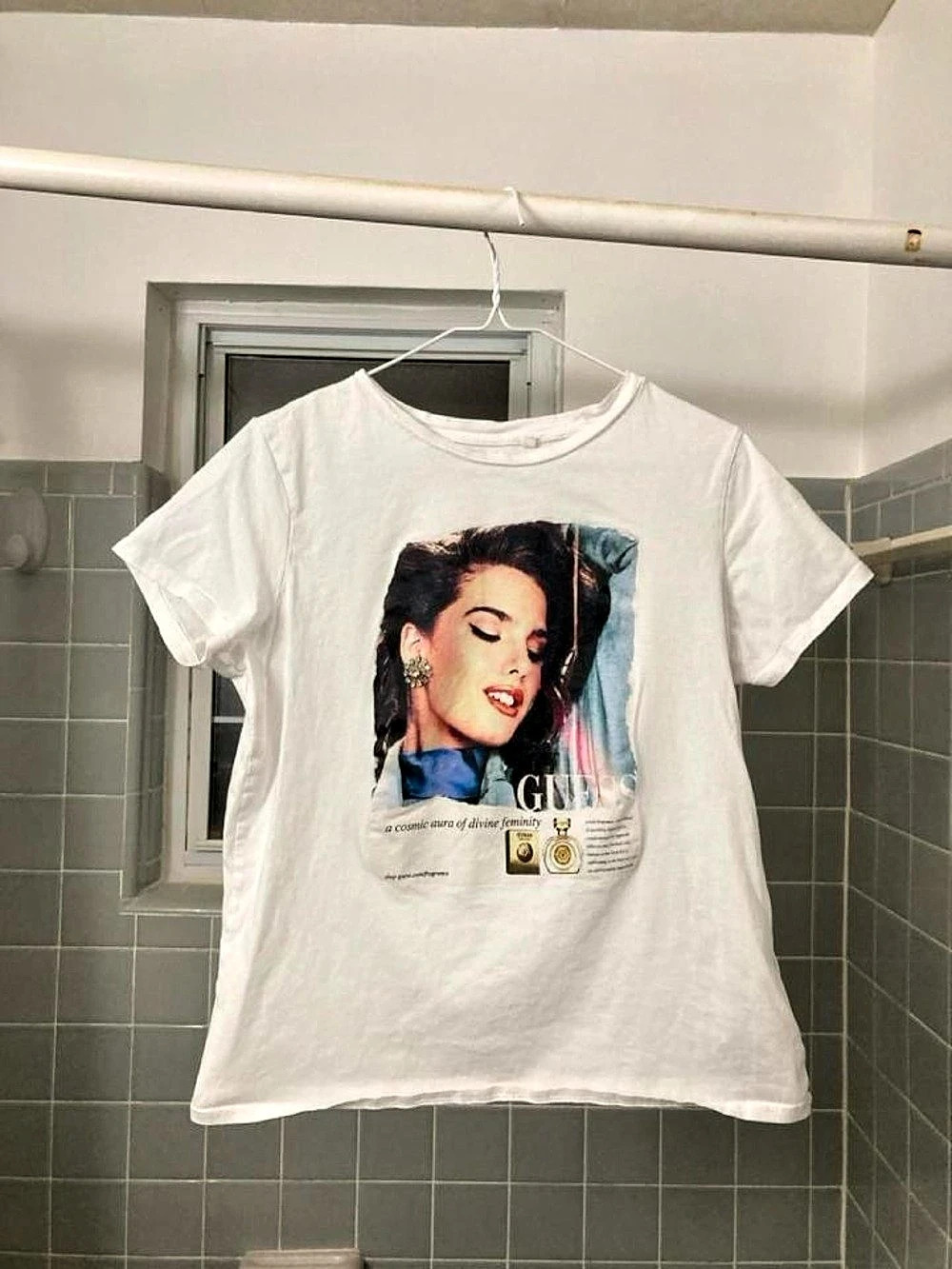 Guess retro perfume ad graphic tshirt with 3D jewel earring